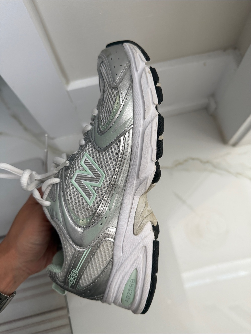 New Balance Women’s Silver and Mint 530 Mesh Running Sneakers - Picture 5 of 7